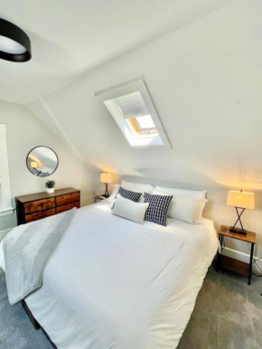 Downtown Portsmouth 2 Bedroom 2 King Beds